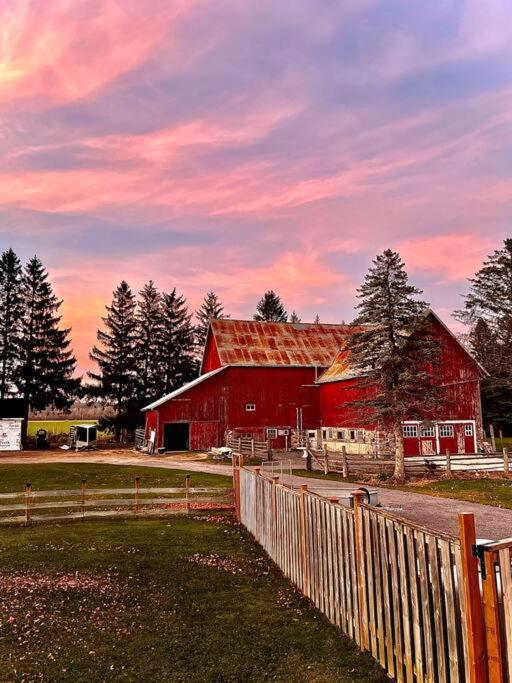 The Barns Of Brighton Near Prince Edward County Экстерьер фото